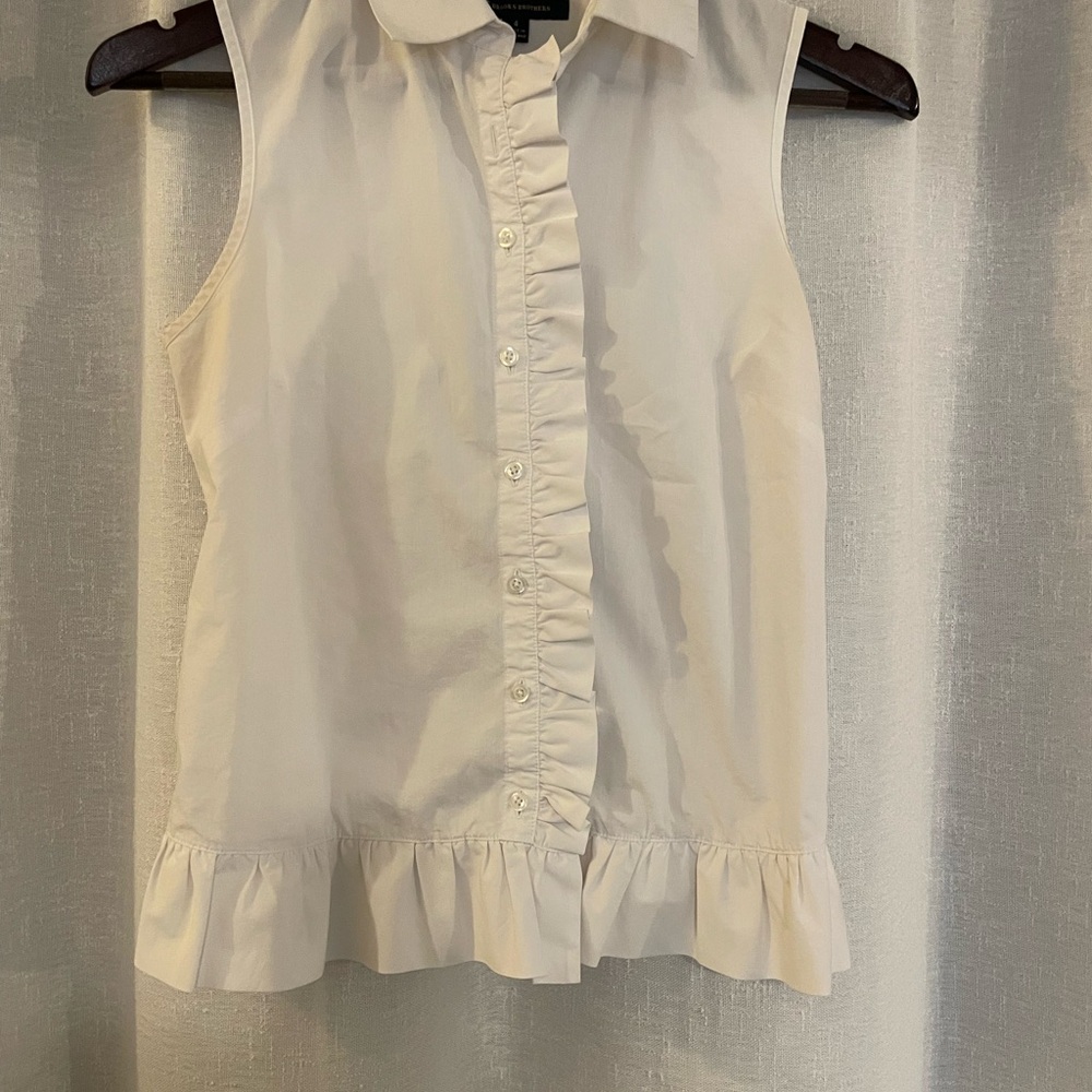 Brooks Brothers Women’s Sleeveless Ruffle Hem Button Uo Top - White